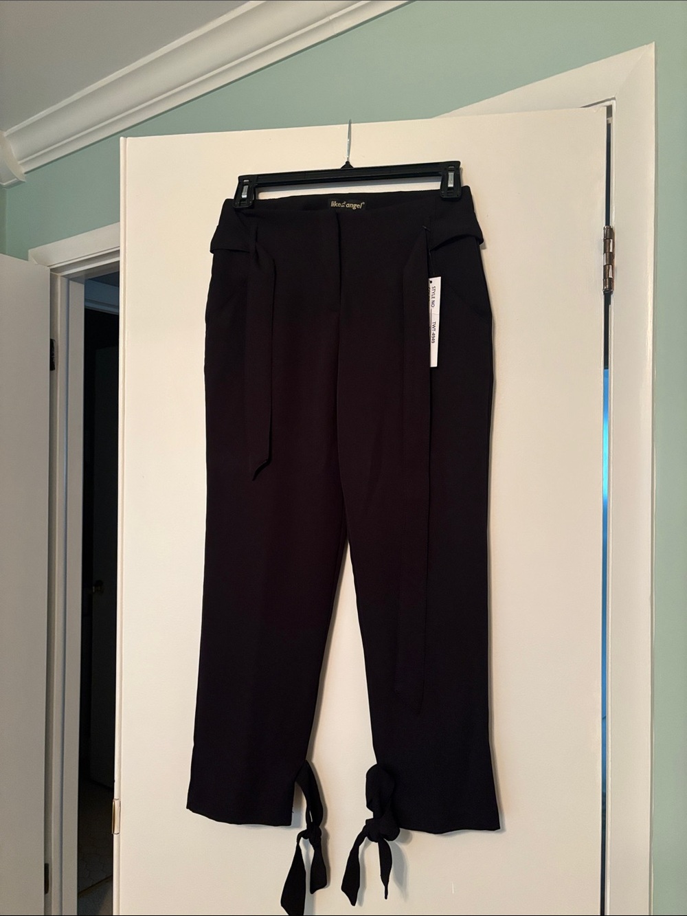 like an angel Black Tie-Hem Cropped Trousers